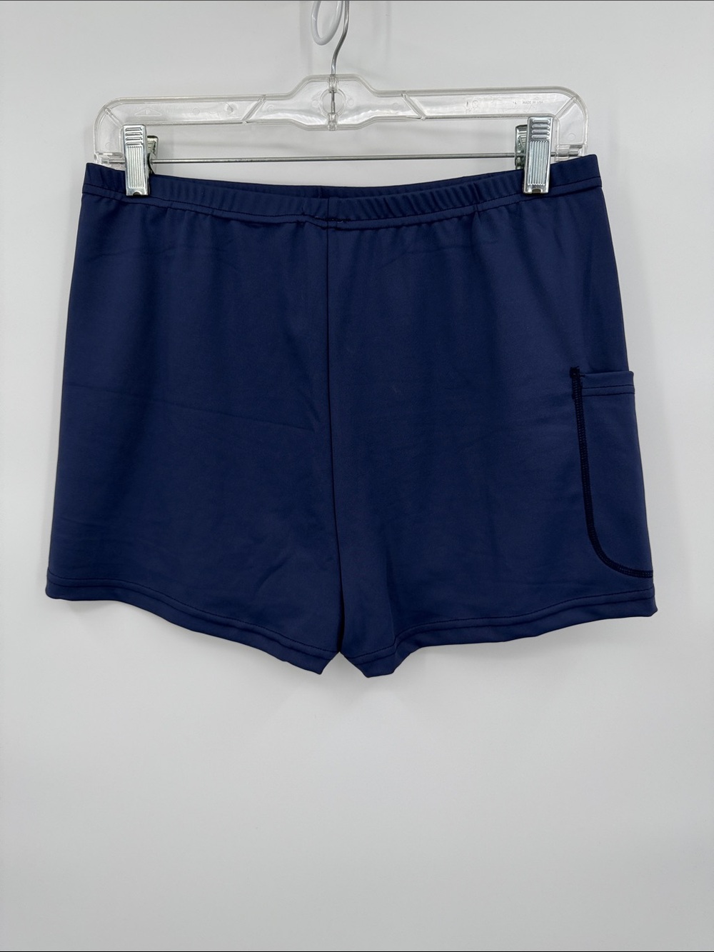 Alo Navy Athletic Zip-Front Top with White Piping with Matching Shorts - Picture 6 of 8